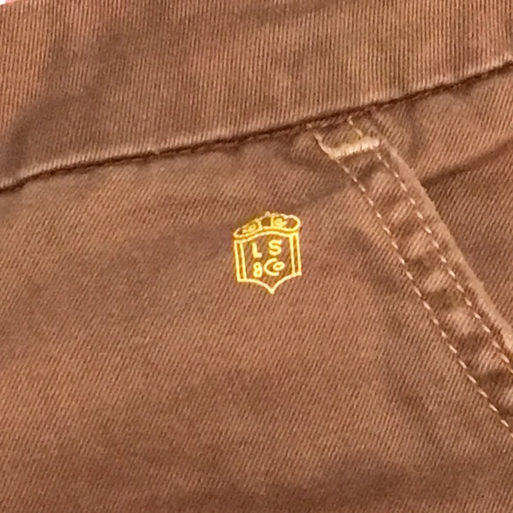 Levi’s brand Women’s Sz 8 Distressed Shorts - Picture 2 of 12